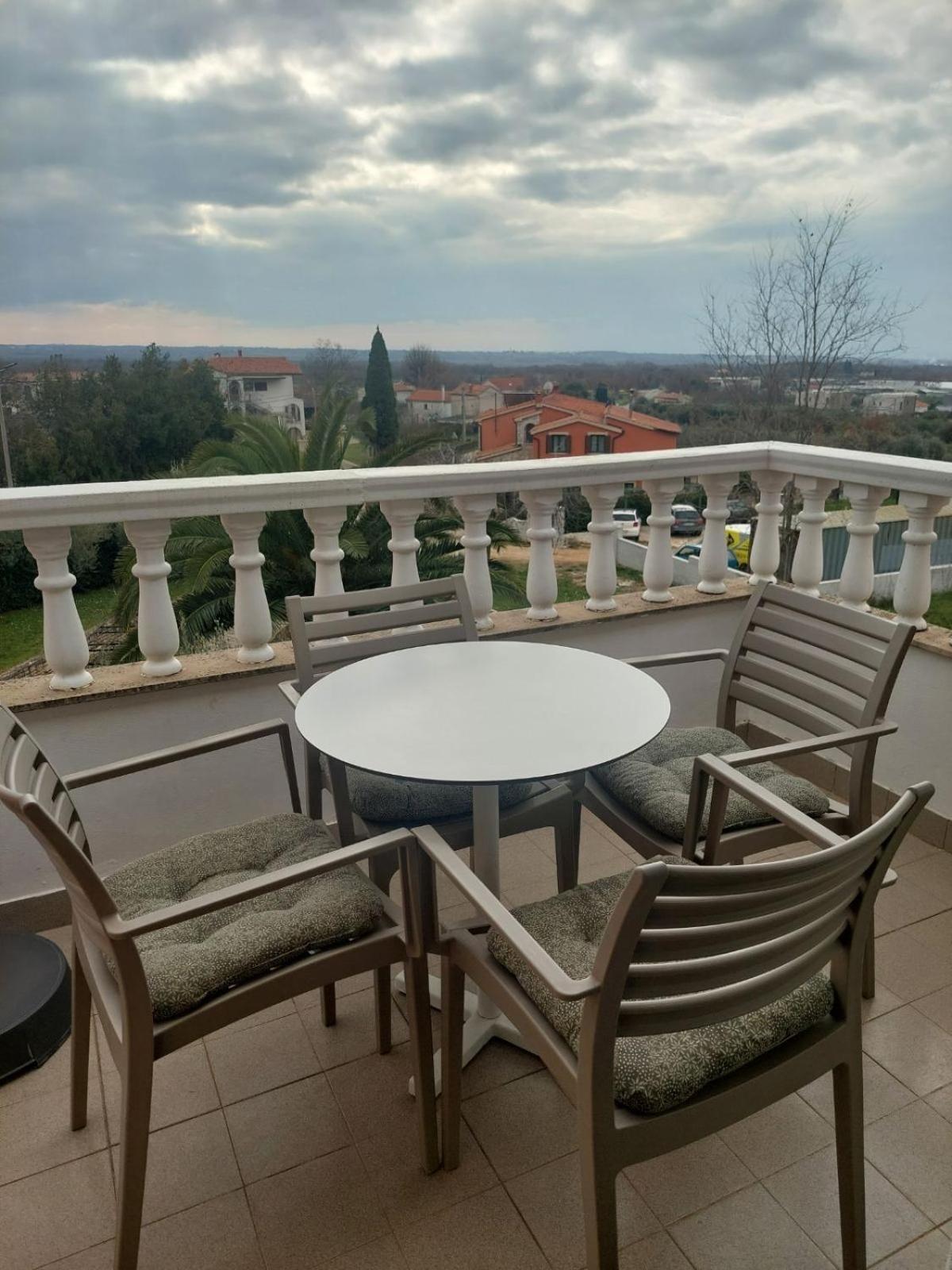 Apartman Andela Labinci Bagian luar foto